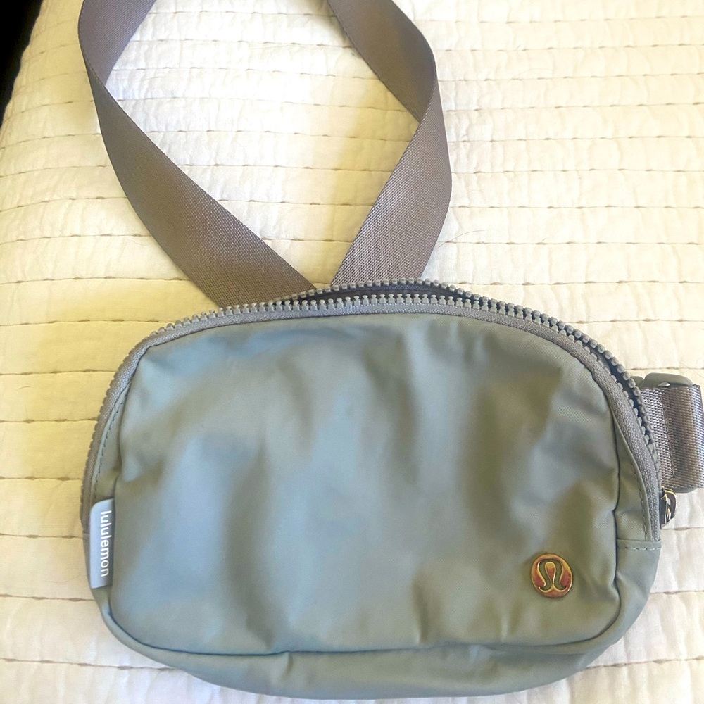 Belt bag gently used.